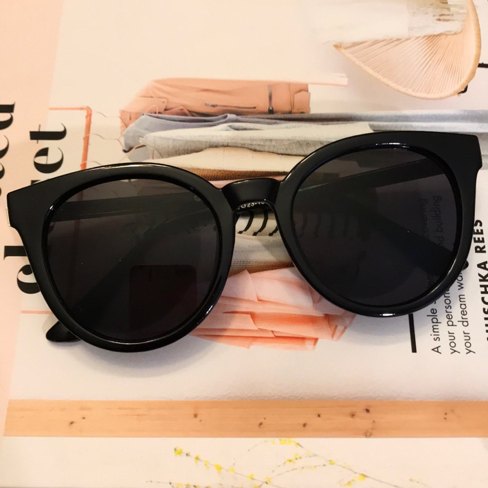 Black Sunnies